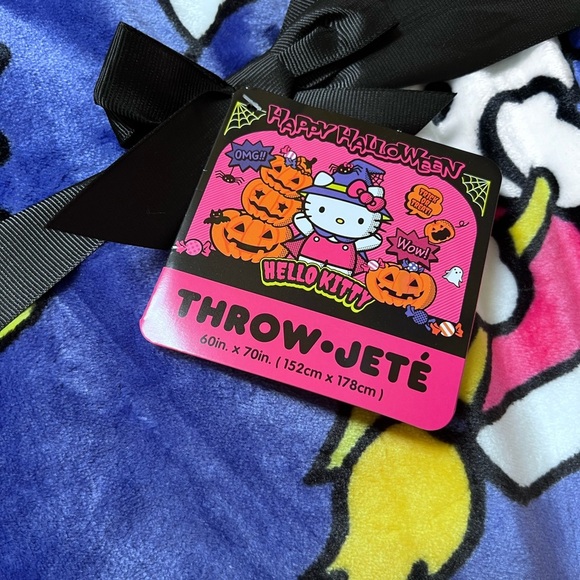 New Hello Kitty Halloween Witch Spiders Purple 60" x 70" Plush Throw Blanket - Picture 6 of 6